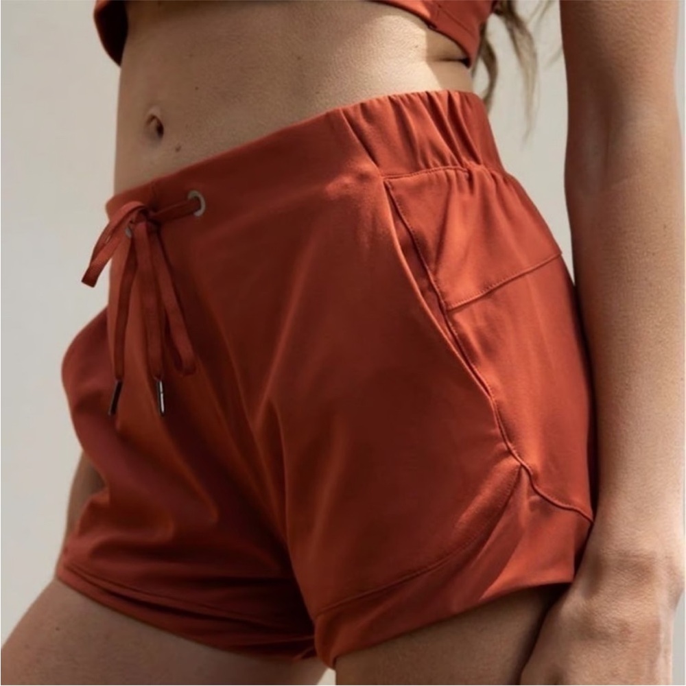 Wondery Janelle Shorts